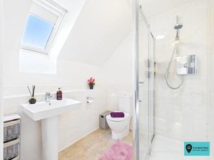 En Suite - click for photo gallery